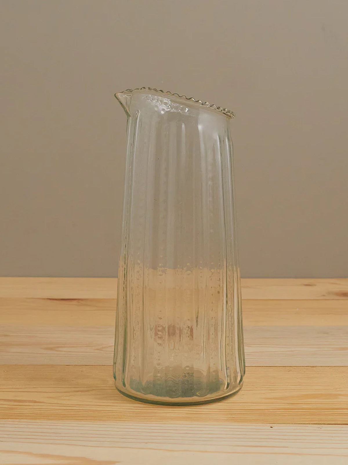 Ruffle Lines Glass Carafe