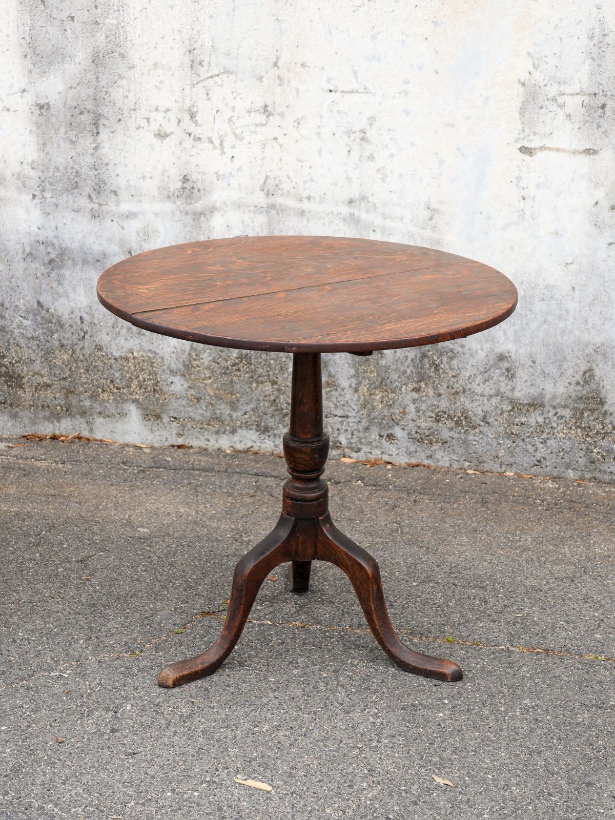 Pedestal Table