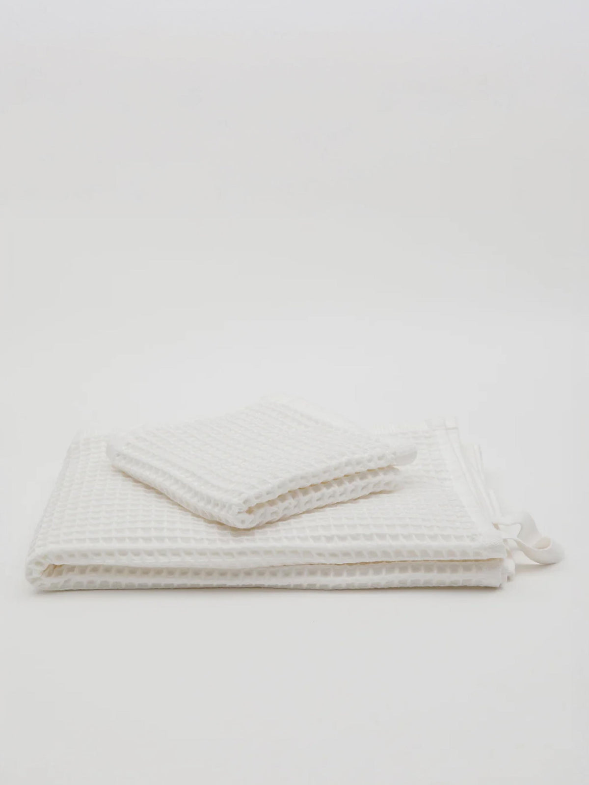 Olivia Bath Towel in White