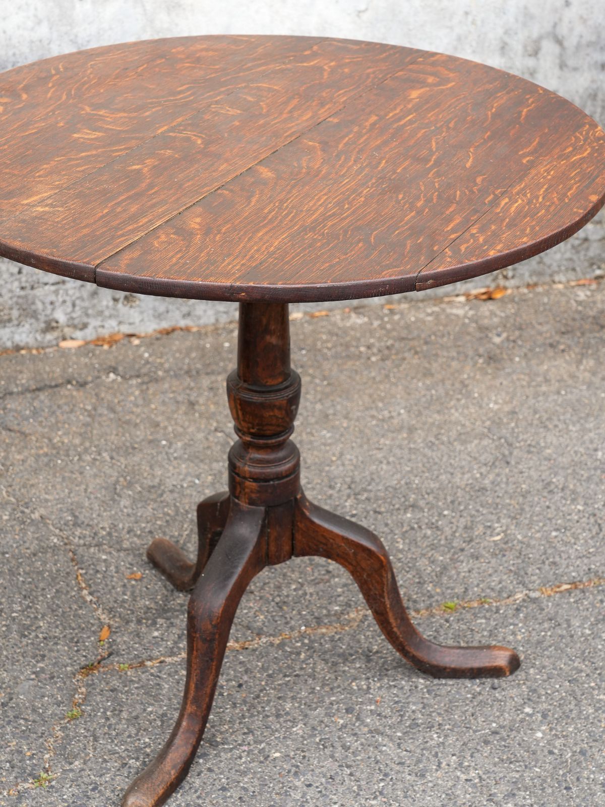 Pedestal Table