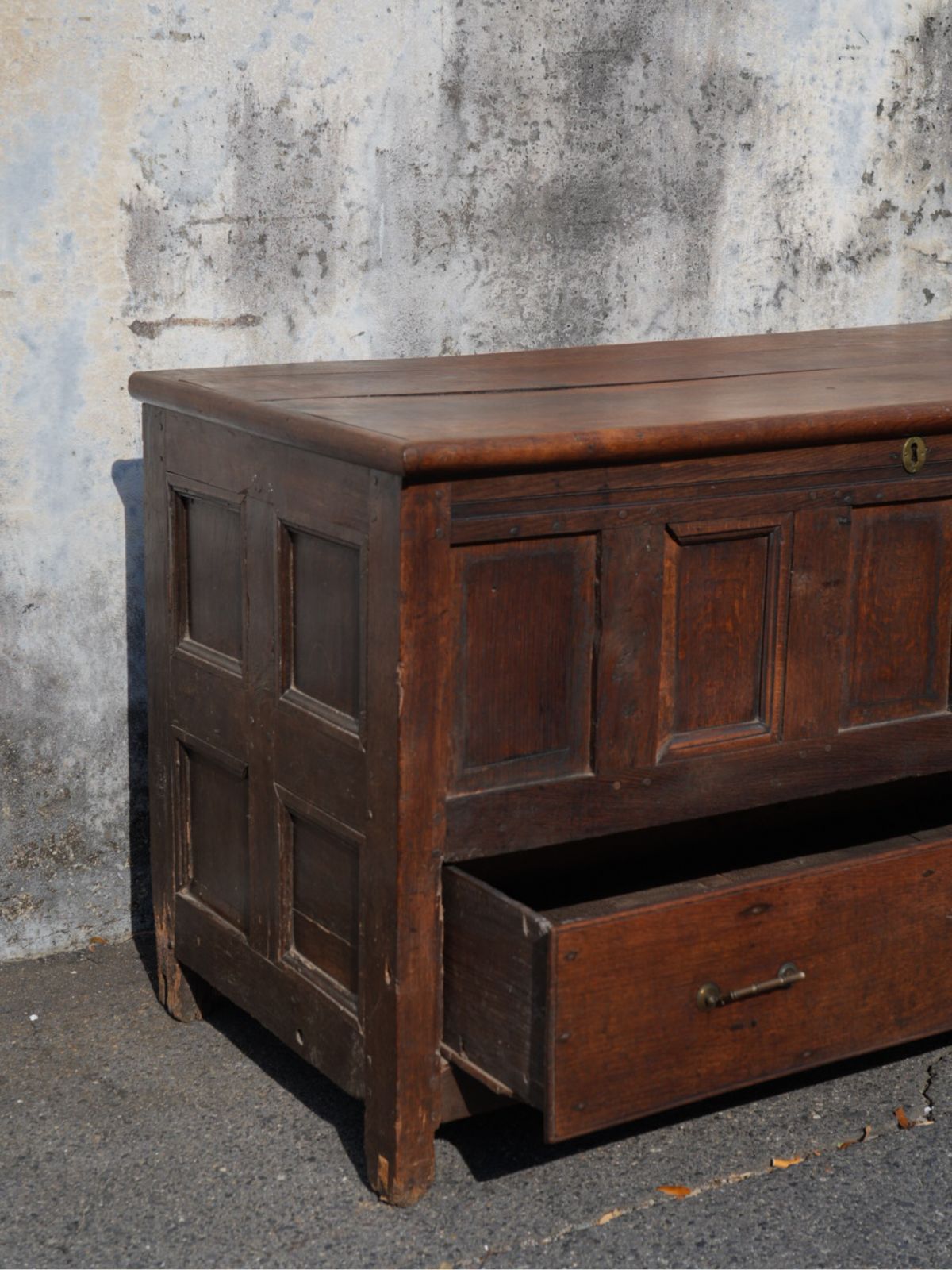 Georgian Elm Mule Chest