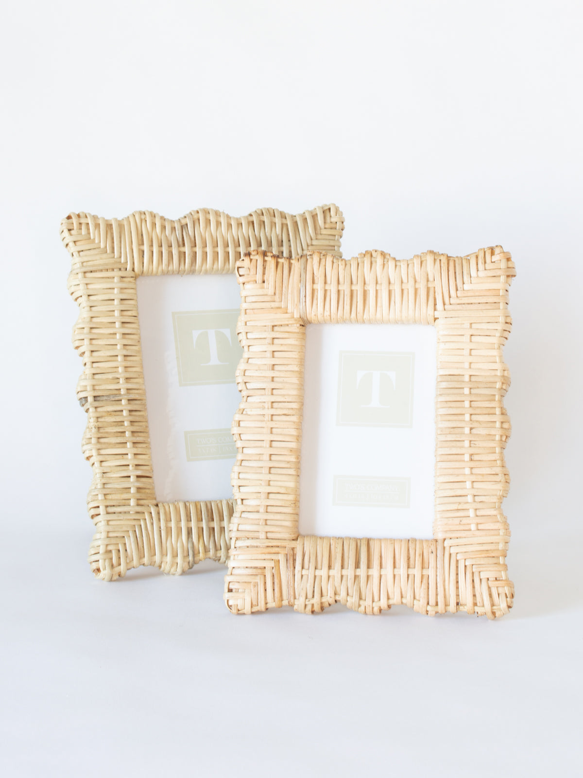 Scalloped Wicker Frame